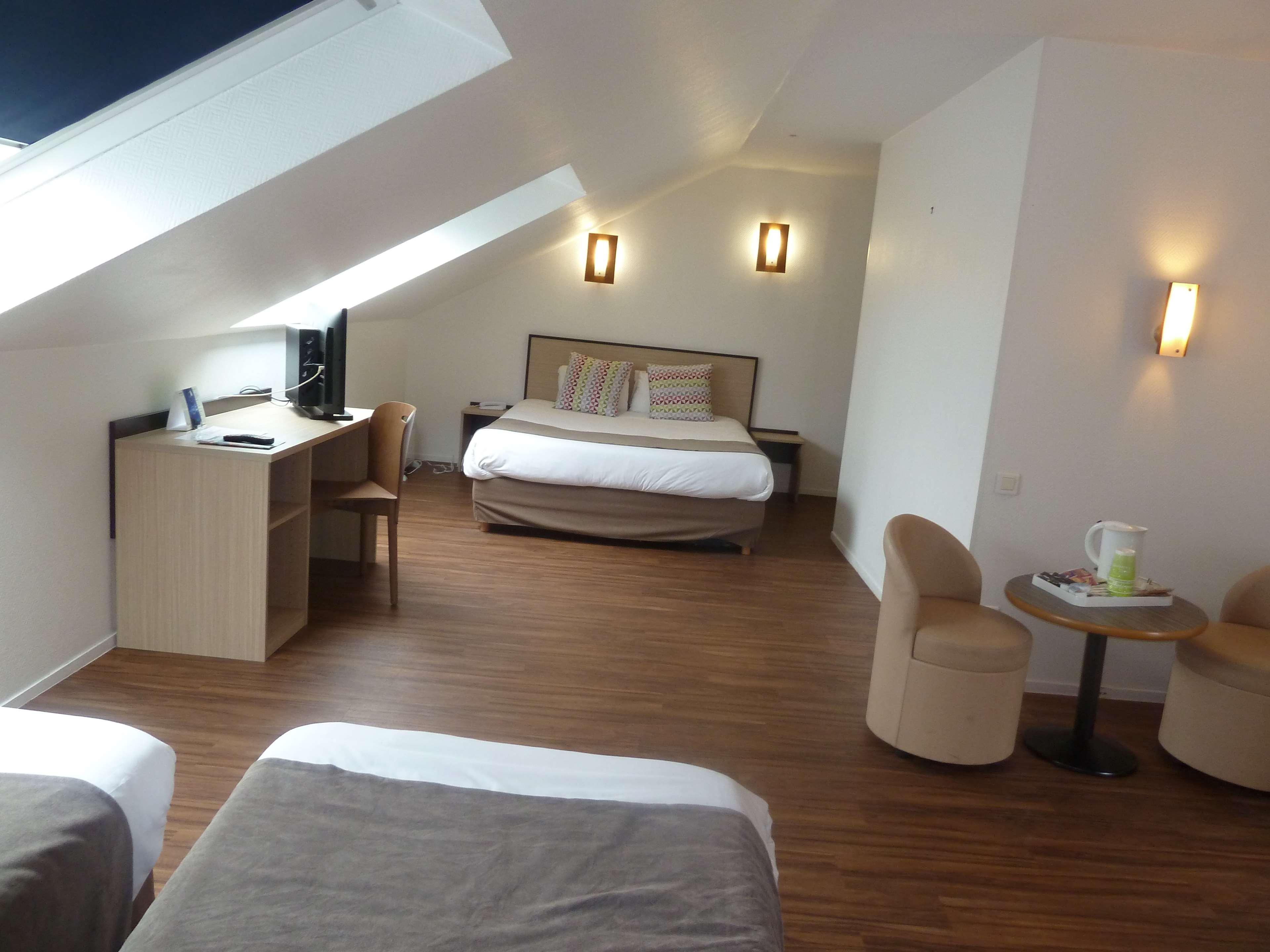 Campanile Le Mans Est Hotel Buitenkant foto